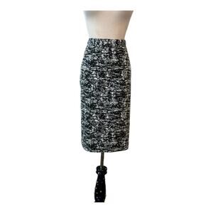 Dana Buchman plack cream pull on knee length pencil skirt size M